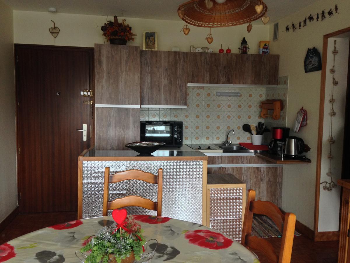 Appartement Le Frene Thones Bagian luar foto